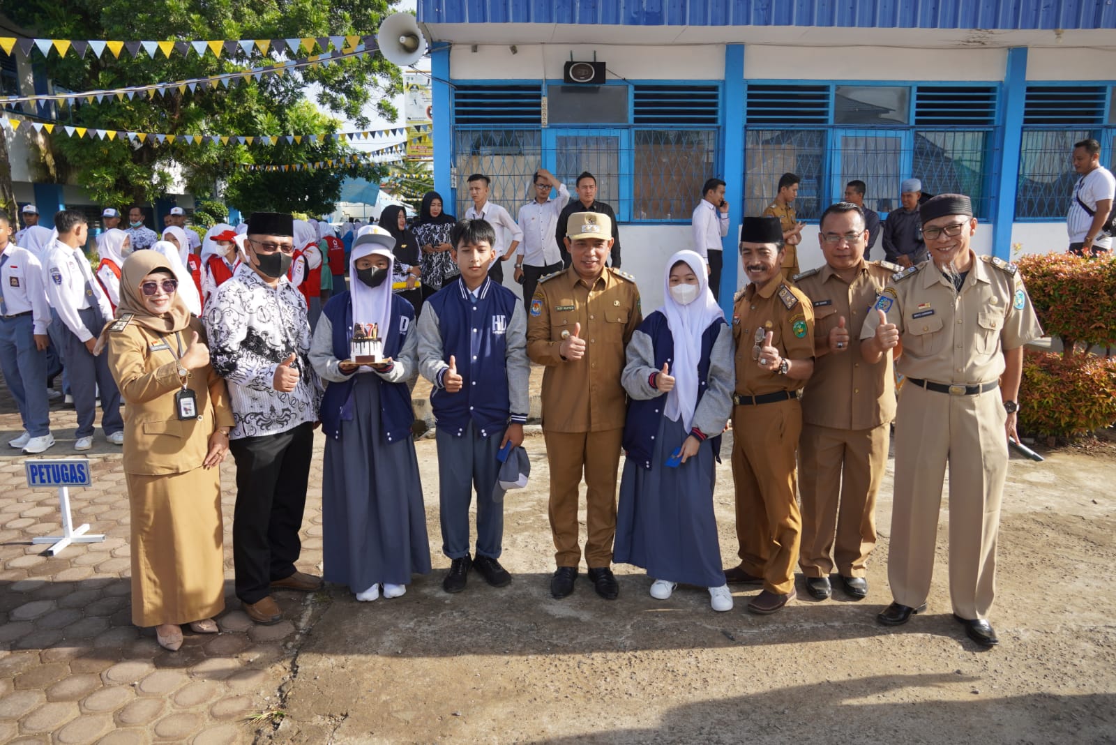 Pemkot Usin Kena Prank, Momen Bahagia 3 Siswa SMAN 2 Kota Bengkulu