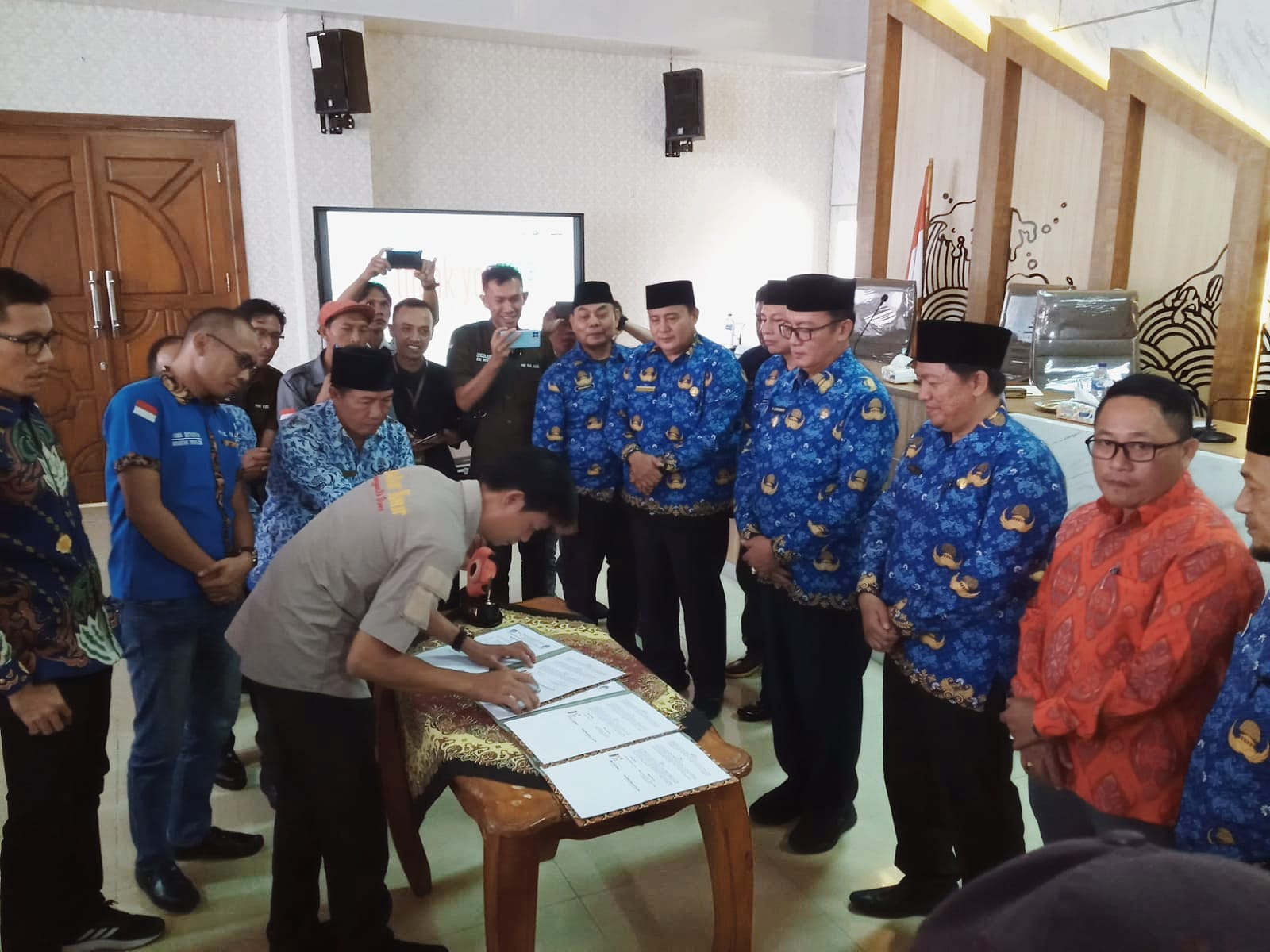 Pemda Kaur Melalui Dinas Kominfo Gelar Acara  Coffee Morning dan Sekaligus Penandatanganan MOU Kerjasama