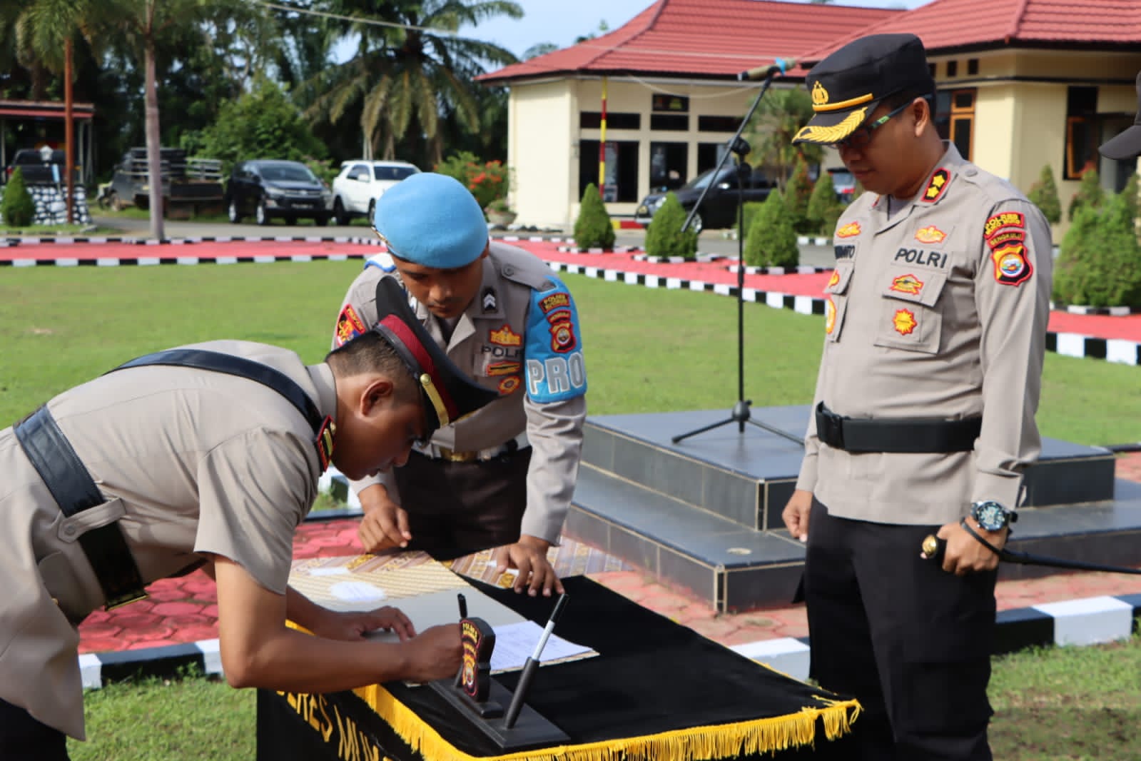 Kapolres MM Pimpin Sertijab Kasat Binmas dan Kapolsek Penarik
