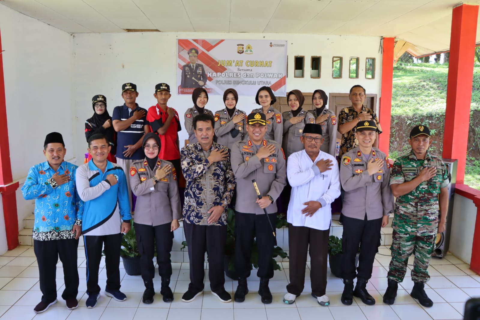 Kegiatan Jumat Curhat Bersama  Kapolres dan Polwan Polres Bengkulu Utara