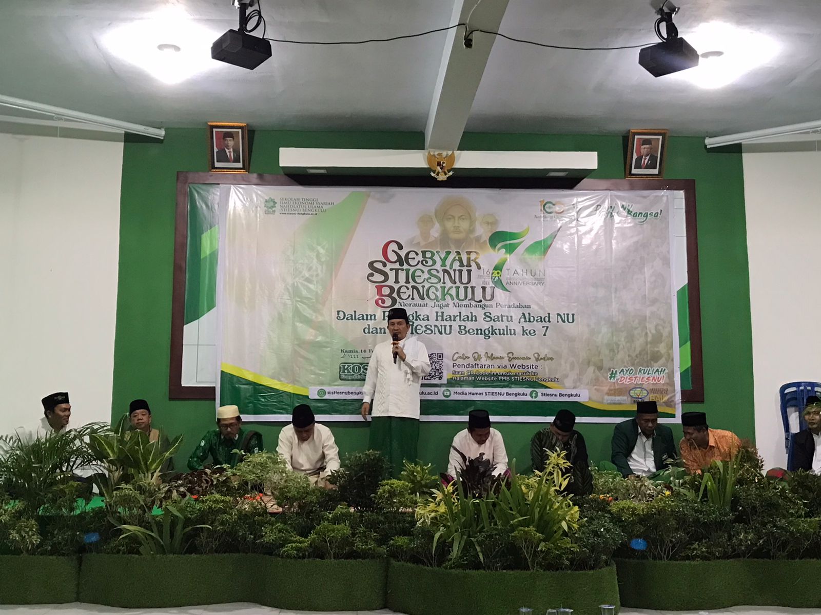 Peringati Malam Puncak Milad ke-7 Tahun, Kampus STIESNU Bengkulu Sholawat Bersama Banom NU