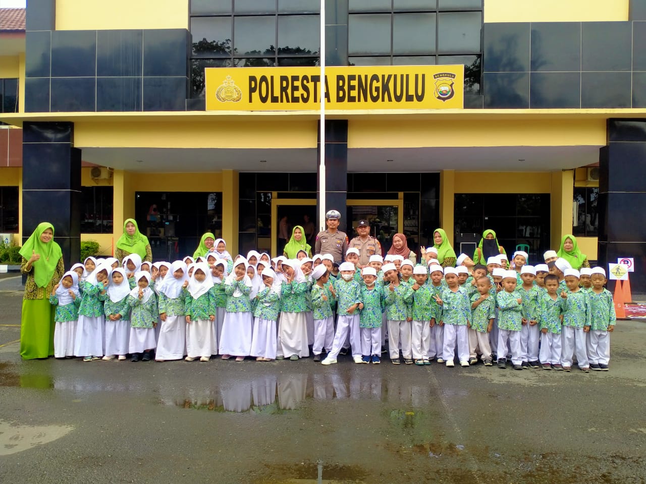 Pengenalan Zona Aman Sekolah, Paud RA Al Huda Kunjungan Edukatif ke Polresta Bengkulu