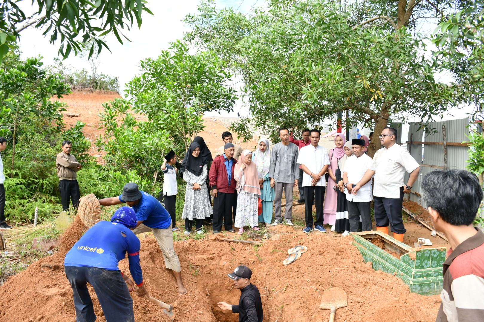  Berlanjut,Koordinasi  Lima Makam di TPU Taman Bahagia Lakukan Pemindahan