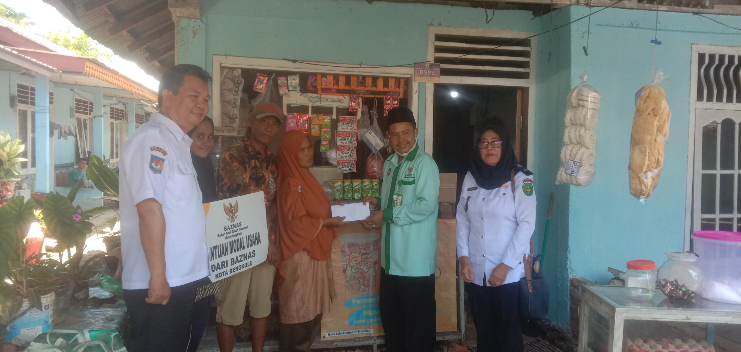 BazNas Kota Bengkulu Serahkan Bantuan Modal Usaha Untuk Warga Sawah Lebar Baru