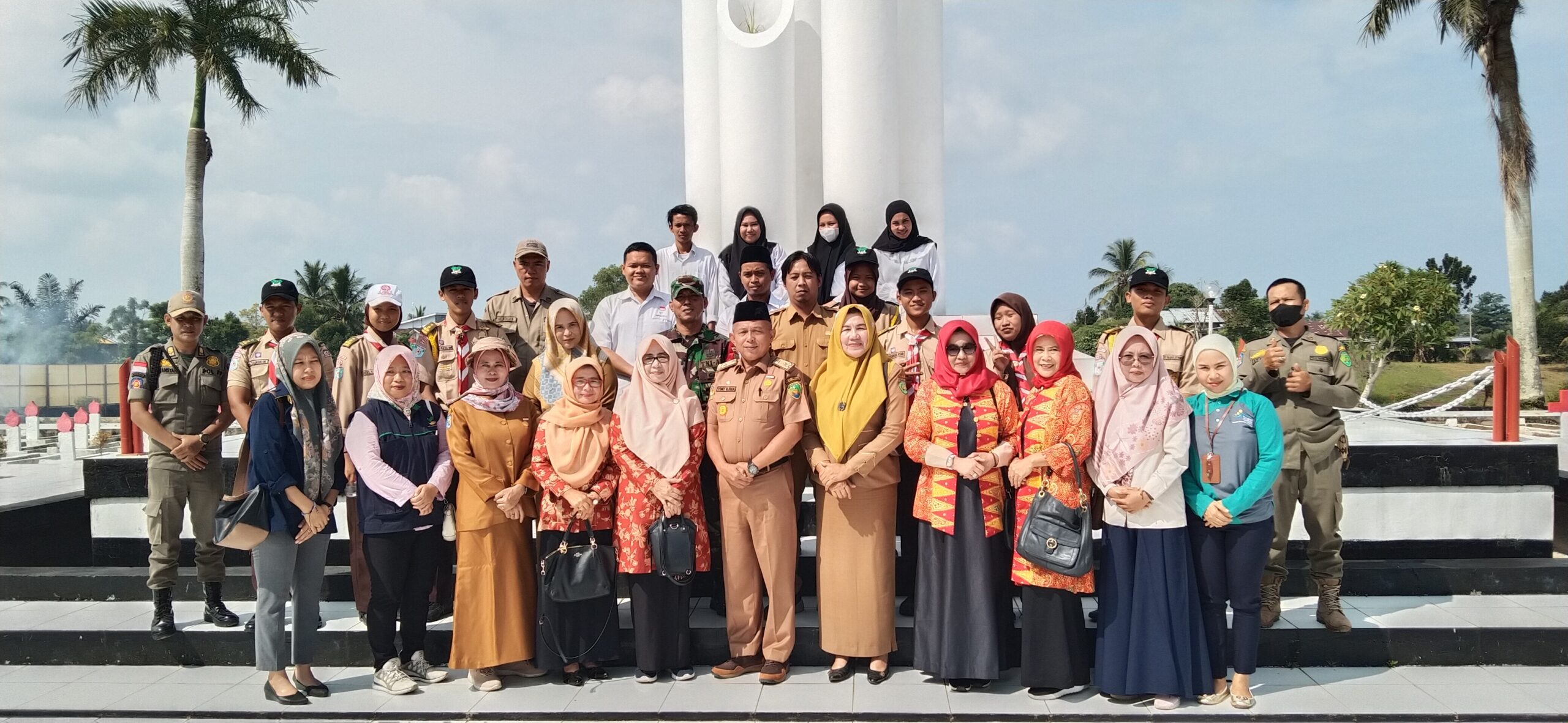 Pemkot Ziarah Makam Mantan Walikota Dalam Rangkaian Peringati Hari Jadi ke-304 Kota Bengkulu