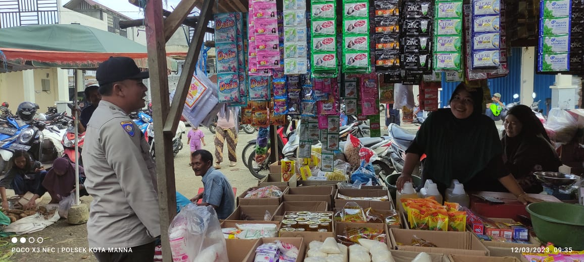 Kapolres Rejang Lebong Bersama Anggota Turun Langsung Ke Lokasi Longsor