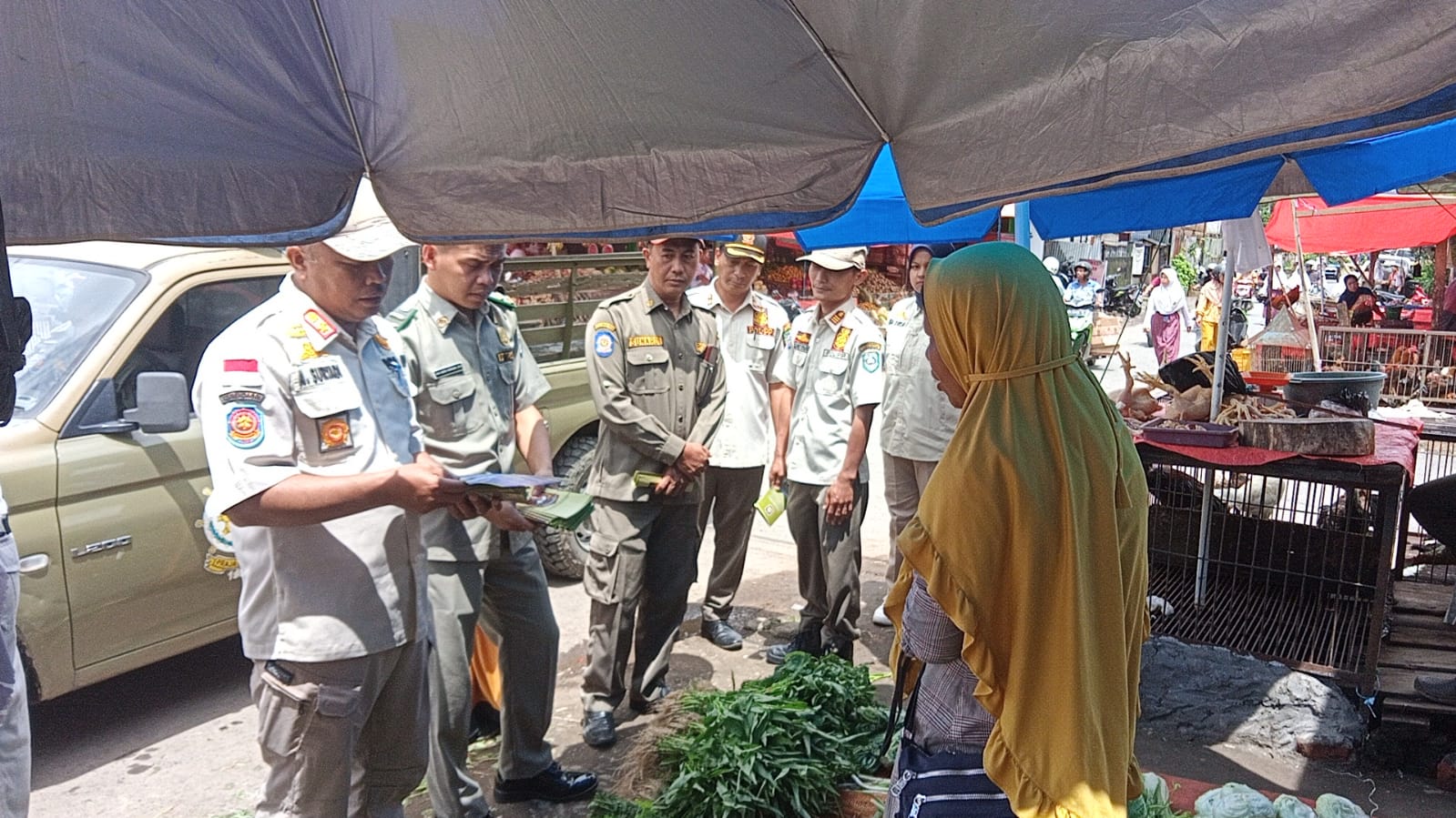 Satpol PP Kabupaten Kepahiang, Tertibkan Para Pedagang Pasar Pagi dan Kaki Lima