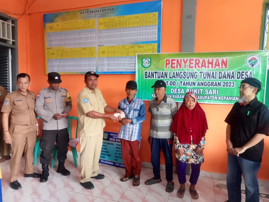 Pemdes Bukit Sari Pra-Musyawarah Kegiatan Kerja Pembangunan Desa, Sutrimo: Sekaligus Salurkan BLT DD