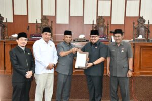 Walikota Bengkulu Helmi Hasan Terima Rekomendasi DPRD Terhadap LKPJ Tahun 2022