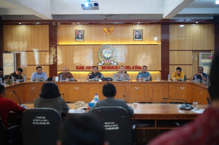 DPRD BS mengundang Bupati, Kapolres, Kejari, Wabup, dan Sekda, Serta Beberapa OPD Untuk Hearing Bersama