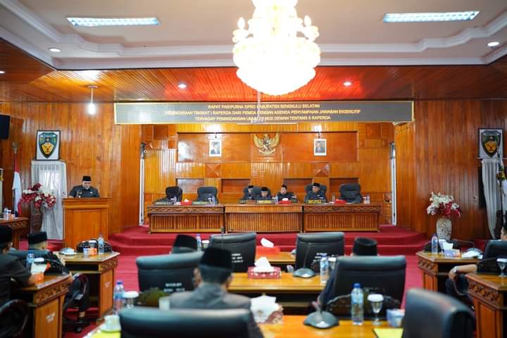 Penyampaian Jawaban Eksekutif atas Pandangan Umum Fraksi DPRD Bengkulu Selatan