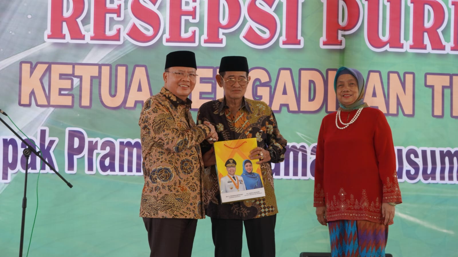 Hadiri Resepsi Purna Bhakti Ketua PT Bengkulu, Gubernur Rohidin Bahas Cincin dan Salam Metal