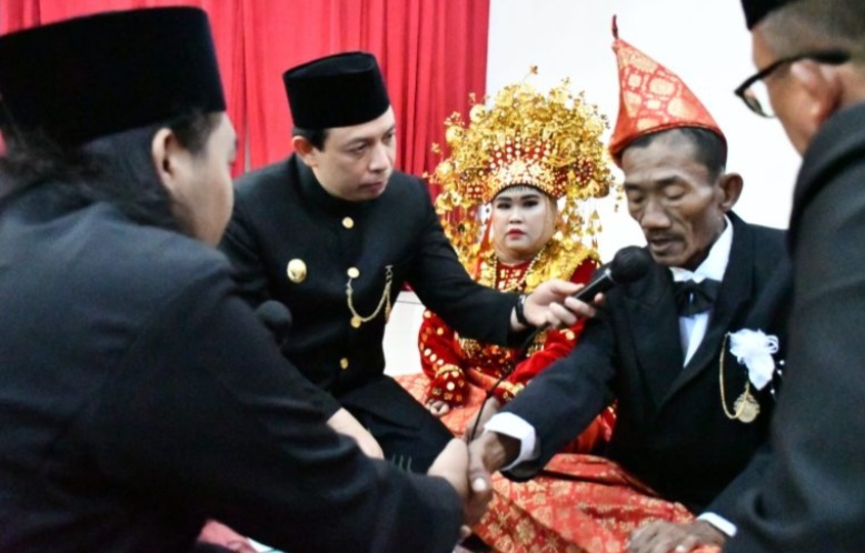 Ikuti Program Pemkot Bengkulu Religius dan Bahagia,10 Pasangan Calon Penganti Nikah Gratis