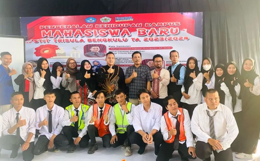 Isi Materi Kampus STIT Trisula Bengkulu,Usin Beri Semangat dan Motivasi Pada Mahasiswa 