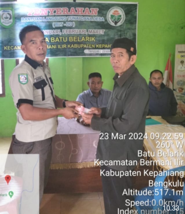 Penyaluran BLT DD Tahun 2024 Oleh Pemdes Batu Belarik Kepada 13 KMP.
