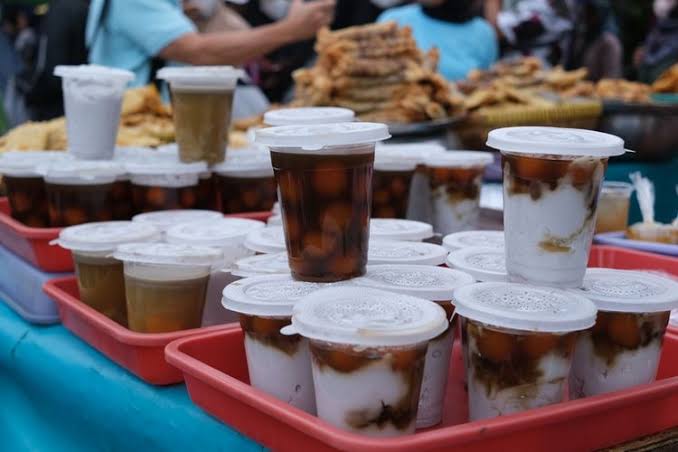 Bagi 5000 Takjil Gratis Selama 10 Hari Berendo Ramadan