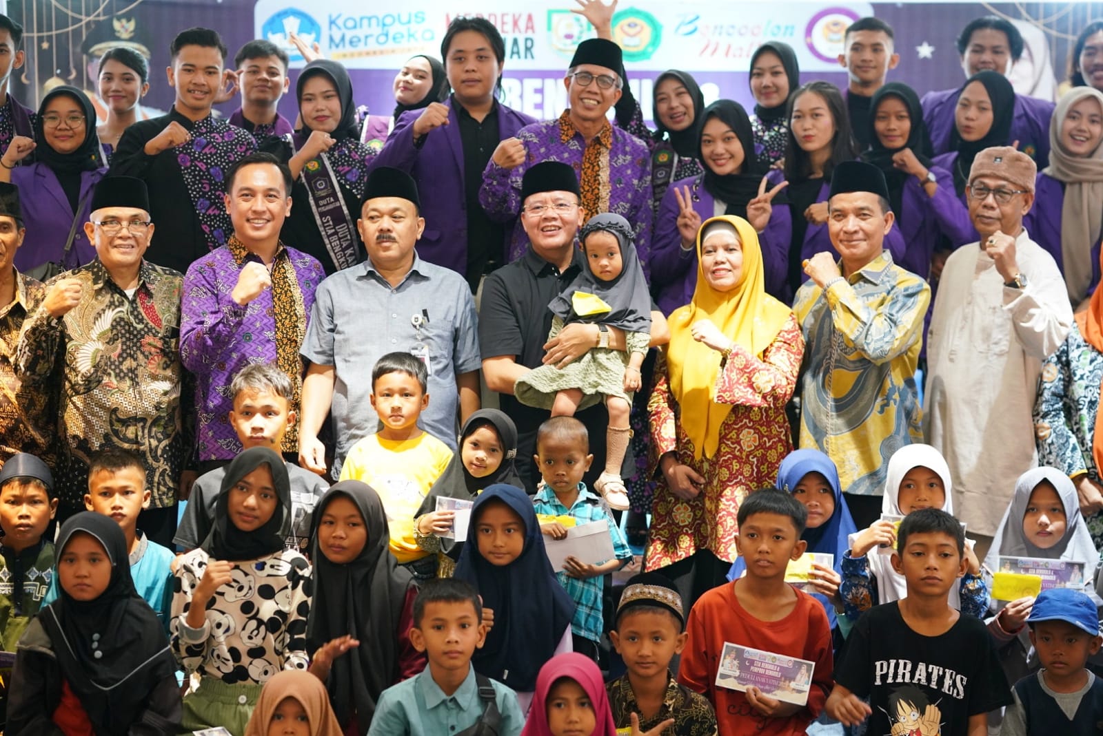 Gubernur Rohidin, Apresiasi STIA Bengkulu Gelar Kegiatan Sosial Peduli Anak Yatim 2024.