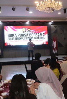 Ramadhan Penuh Kebersamaan, Bidhumas Polda Bengkulu Gelar Buka Puasa Bersama Awak Media dan Anak Ponpes Al-Mubarok