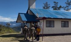 Humanis dan Presisi, Satgas Ops Damai Cartenz 2026 Hadirkan Rasa Aman dalam Patroli dan Pengamanan Ibadah di Sinak