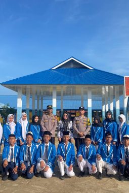 Kapolsek Ratu Agung Berikan Pembinaan di SMPN 15 Bengkulu, Tegaskan “Geng Motor Bukan Gaya Kito”