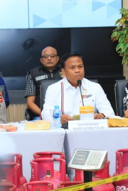 Polri Ungkap 330 Tersangka Penyalahgunaan BBM dan LPG Subsidi dalam 13 Hari