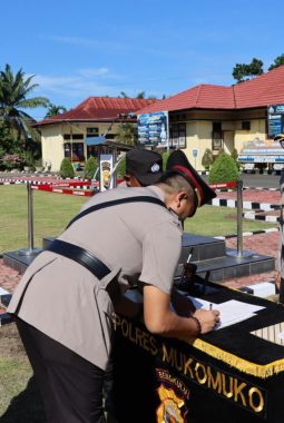 Kapolres Mukomuko Gelar Upacara Serah Terima Jabatan Kasat Reskrim, Kasi Propam, Kapolsek Ipuh dan Kapolsek V Koto