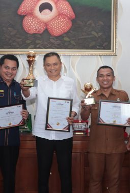 Bengkulu Tengah Borong 3 Penghargaan Bergengsi Nasional, Perumda Tirta Raflesia Tembus Bintang 4 di TOP BUMD Awards 2026 