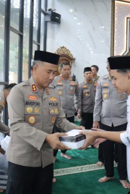 Jaga Kamtibmas, Kapolda Bengkulu Gelar Doa Bersama dengan Santri Pondok Pesantren Salafiyah Kota Bengkulu di Masjid Al Amin