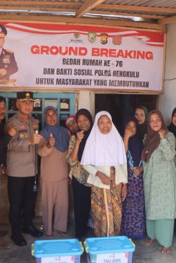 Wujud Kepedulian Polri, Kapolda Bengkulu Groundbreaking Bedah Rumah ke-76 di Seluma