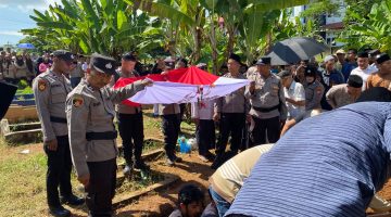 Polresta Bengkulu Laksanakan Upacara Pemakaman AIPTU Alm Puput Joko Pitoyo