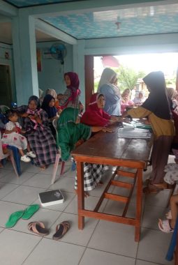 Posbindu Desa Padang Burnai Gelar Pemeriksaan Kesehatan Gratis untuk Lansia, Balita dan Bumil