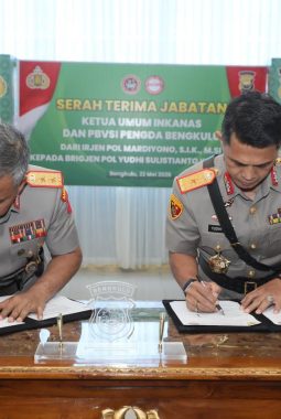 Penandatanganan Berita Acara Warnai Serah Terima Ketua Umum PBVSI dan INKANAS di Polda Bengkulu