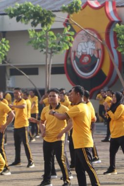 Polda Bengkulu Gelar Senam Bersama dan Pengecekan Personel untuk Tingkatkan Kebugaran dan Disiplin