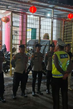 Pengamanan Perayaan Waisak Tri Suci 2570 TB di Vihara Buddhayana, Polresta Bengkulu Hadir Beri Rasa Aman