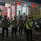 Image: Personel Polsek Teluk Segara melaksanakan pengamanan dan monitoring Perayaan Hari Besar Tri Suci Waisak 2570 TB/2026 di Vihara Buddhayana///