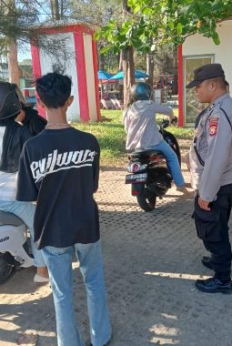 Personel Pos Pelayanan Pantai Zakat Intensifkan Patroli dan Imbauan Kamtibmas