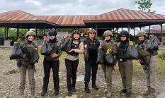 Di Balik Ramainya Pasar Keyabi Nduga, Senyum Mama Papua dan Polwan Damai Cartenz Rajut Rasa Aman dan Nyaman
