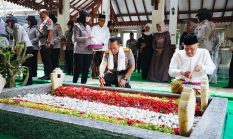 Jelang Hari Bhayangkara, Kapolri Ziarah ke Makam Gus Dur