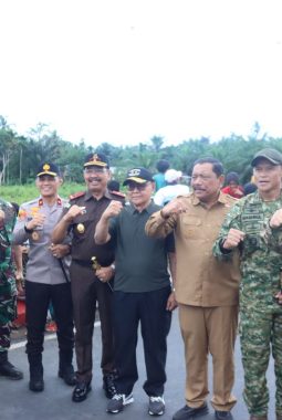 Kapolda Bengkulu Hadiri Kegiatan Penerjunan Taktis dan Free Fall Latihan Kopassus di Jembatan Layang Danau Dendam