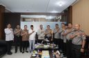 Image: Kapolda Bengkulu Brigjen Pol Yudhi Sulistianto Wahid, S.I.K. melakukan silaturahmi ke Ketua DPRD Provinsi Bengkulu di Kantor DPRD Provinsi Bengkulu///
