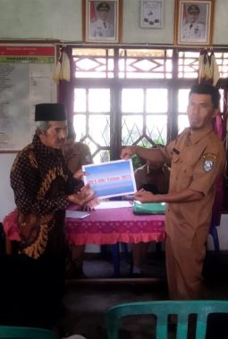 Pemdes Bumi Sari Salurkan BLT Dana Desa kepada 18 KPM Tahun Anggaran 2025