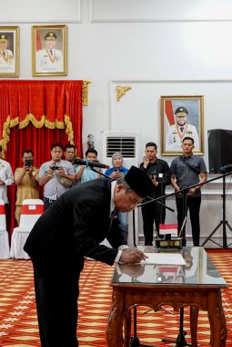Gubernur Helmi Hasan Resmi Lantik Pimpinan BAZNAS Provinsi Bengkulu Periode 2026–2031