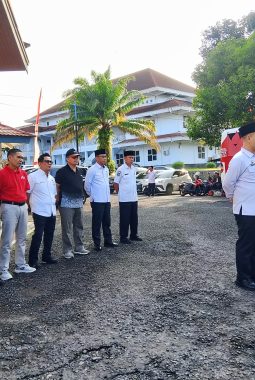 Tingkatkan Disiplin ASN, Sekdaprov Herwan Antoni Pimpin Apel Pagi dan Pantau Kegiatan Donor Darah di Inspektorat 