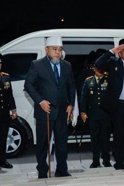Malam Renungan Suci, Gubernur Helmi Hasan Ajak Masyarakat Wujudkan Cita-Cita Kemerdekaan