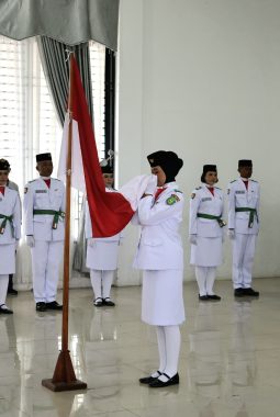 Bupati Benteng Kukuhkan 32 Anggota Paskibraka dan Siap Bertugas pada HUT Ke-81 RI 2026