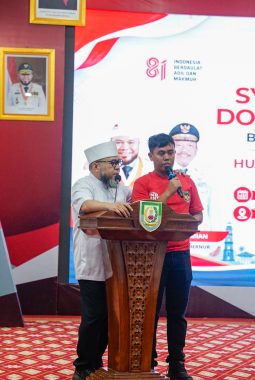 Syukuran HUT ke-81 RI, Gubernur Helmi Ajak Anak Yatim Lintas Agama Rasakan Kebahagiaan Kemerdekaan