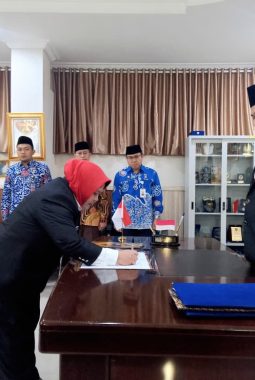 Pelantikan Pejabat Pemprov, Sekda Tekankan Disiplin dan Profesionalisme