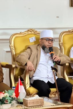 Gubernur Helmi Hasan Bantu Warga Bangkit Pasca kebakaran, Serahkan Motor dan Mesin Jahit