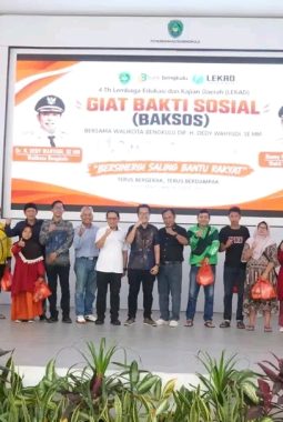 Wali Kota Dedy Wahyudi Tegaskan Pemerintah Harus Hadir, Ratusan Dhuafa dan Ojol Terima Bansos LEKAD