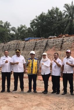 Pastikan Proyek Sesuai Spesifikasi, Wagub Mian Tinjau Pembangunan SPAM IKK Pinang Raya